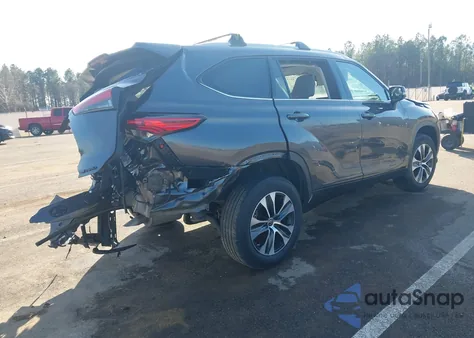 2022 Toyota Highlander Xle из США, поврежденный, VIN 5TDGZRBH8NS217814